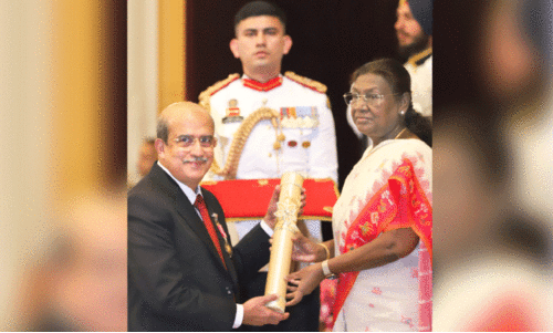 കേരളത്തിൽ ആദ്യമായി ഹൃദയം മാറ്റിവെച്ചു. 22,500ലധികം ഹൃദയ ശസ്ത്രക്രിയ; ഹൃദ്രോഗ വിദഗ്ധൻ ഡോ. ജോസ് ചാക്കോ പെരിയപുറം ജീവിതം പറയുന്നു കേരളത്തിൽ ആദ്യമായി ഹൃദയം മാറ്റിവെച്ചു. 22,500ലധികം ഹൃദയ ശസ്ത്രക്രിയ; ഹൃദ്രോഗ വിദഗ്ധൻ ഡോ. ജോസ് ചാക്കോ പെരിയപുറം ജീവിതം പറയുന്നു