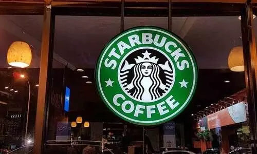 കോർപ്പറേറ്റ് രംഗത്ത് വീണ്ടും പ്രതിസന്ധി; 900 ജീവനക്കാരെ പിരിച്ച് വിട്ട് സ്റ്റാർബക്സ്; നിരവധി സ്റ്റോറുകളും അടച്ചുപൂട്ടുന്നു