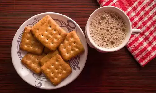 ഗ്ലൂക്കോസ് ബിസ്‌കറ്റുകൾ കൂടുതൽ കഴിക്കാറു​​​ണ്ടോ, എങ്കിൽ ഇക്കാര്യം സൂക്ഷിക്കണം...