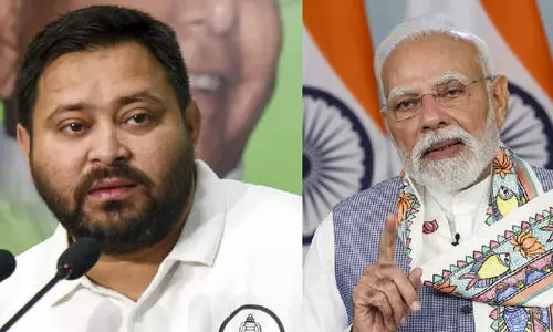 10,000 രൂപ ഓഫർ വെറും തെരഞ്ഞെടുപ്പ് ഗിമ്മിക്കെന്ന് പ്രതിപക്ഷം; ബിഹാറിലെ ജനങ്ങളെ വിഡ്ഢികളായി കണക്കാക്കരുതെന്ന് തേജസ്വി