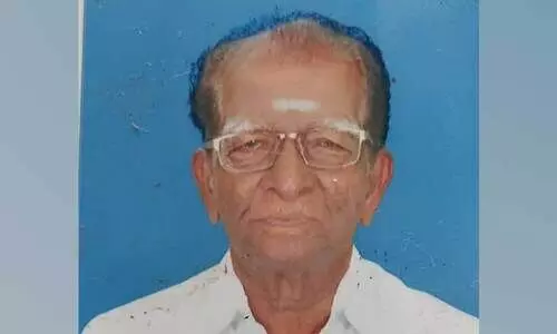 കമ്മള്ളി ബാലക്കുറുപ്പ് അന്തരിച്ചു