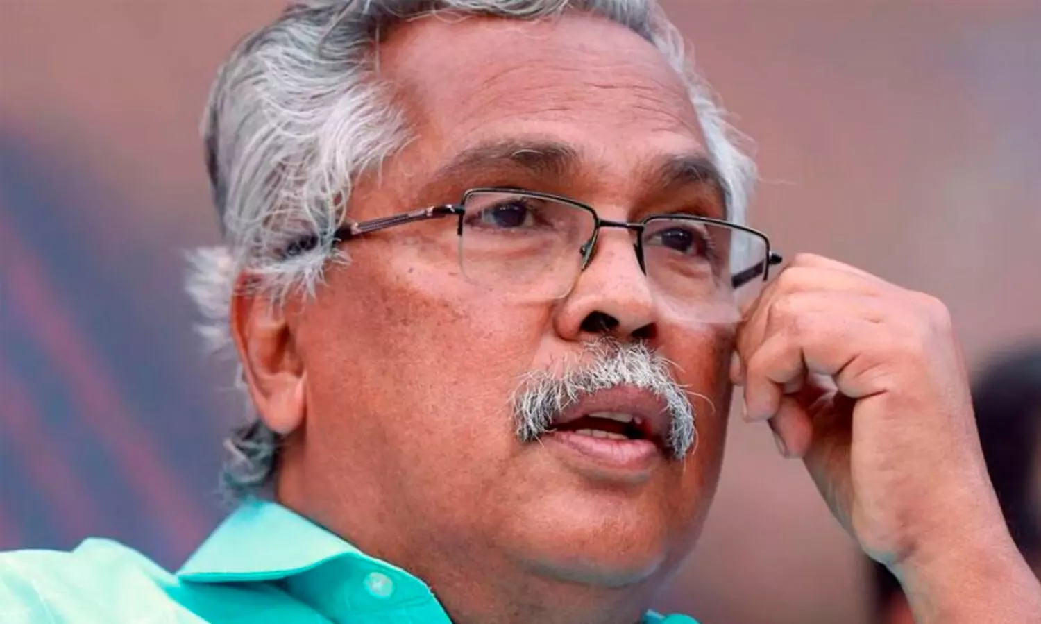 സജി ചെറിയാനോട് ചോദിക്കണം, അമൃതാനന്ദമയിയെ ആശ്ലേഷിച്ചത് എൽ.ഡി.എഫില്‍ ചര്‍ച്ച ചെയ്യേണ്ട കാര്യമല്ല -ബിനോയ് വിശ്വം