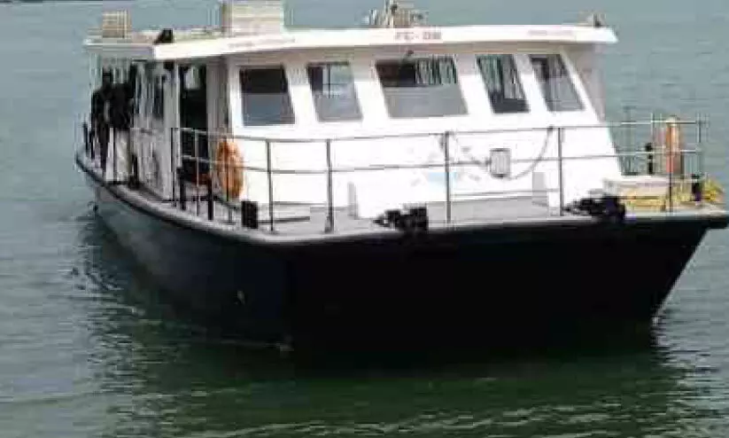 പറശ്ശിനിക്കടവ്-മാട്ടൂൽ, അഴീക്കൽ ജലപാത; പുതിയ ബോട്ട് വന്നിട്ടും സർവിസ് ജീർണിച്ച ബോട്ടിൽ തന്നെ പറശ്ശിനിക്കടവ്-മാട്ടൂൽ, അഴീക്കൽ ജലപാത; പുതിയ ബോട്ട് വന്നിട്ടും സർവിസ് ജീർണിച്ച ബോട്ടിൽ തന്നെ