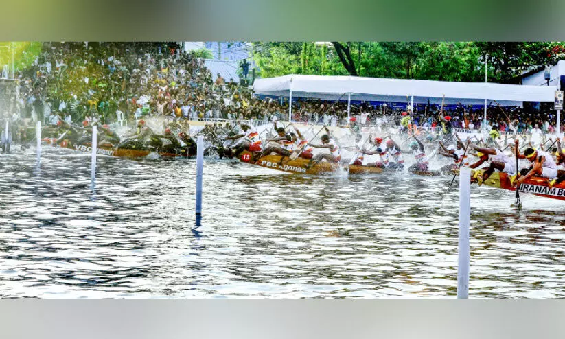 നെഹ്റുട്രോഫി: ഫൈനൽ വിജയികളെ പ്രഖ്യാപിച്ചു; രണ്ടാമൻ നടുഭാഗം, മൂന്നാമൻ മേൽപ്പാടം നെഹ്റുട്രോഫി: ഫൈനൽ വിജയികളെ പ്രഖ്യാപിച്ചു; രണ്ടാമൻ നടുഭാഗം, മൂന്നാമൻ മേൽപ്പാടം