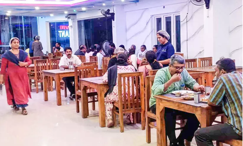 റെക്കോഡ് വരുമാനം നേടി കുടുംബശ്രീ പ്രീമിയം കഫെ