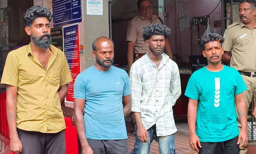 വ്യാപാരിയെ ആക്രമിച്ച് രണ്ട് ലക്ഷം തട്ടി; നാലുപേർ പിടിയിൽ