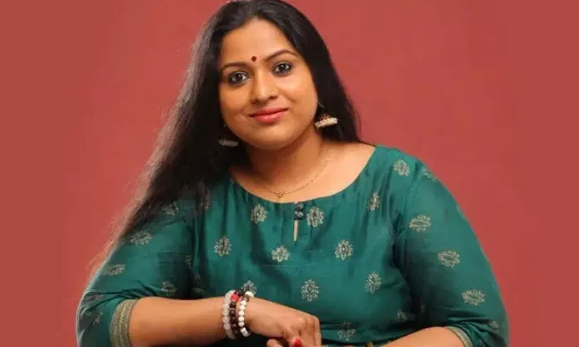 ഞാൻ സൂക്ഷിച്ചു വെച്ചിരിക്കുന്ന നഖം മോഹൻലാലിന്റേതാണ്; വിമർശനങ്ങൾക്ക് മറുപടിയുമായി ലക്ഷ്മിപ്രിയ ഞാൻ സൂക്ഷിച്ചു വെച്ചിരിക്കുന്ന നഖം മോഹൻലാലിന്റേതാണ്; വിമർശനങ്ങൾക്ക് മറുപടിയുമായി ലക്ഷ്മിപ്രിയ