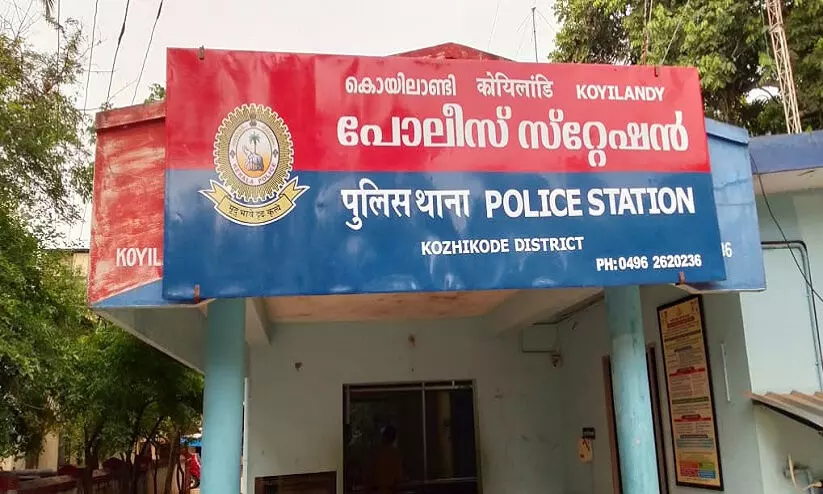 ബസ് ജീവനക്കാരും വിദ്യാർഥികളും തമ്മിൽ സംഘർഷം; രണ്ടുപേർക്ക് പരിക്ക് ബസ് ജീവനക്കാരും വിദ്യാർഥികളും തമ്മിൽ സംഘർഷം; രണ്ടുപേർക്ക് പരിക്ക്