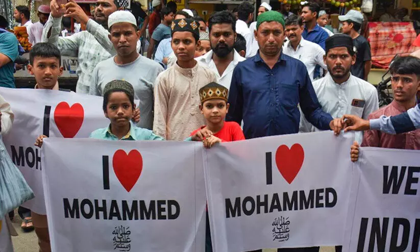 ഐ ലവ് മുഹമ്മദ് ബാനറിനെതിരെ നടപടി: കർണാടക മുഖ്യമന്ത്രിയെയും ഉപമുഖ്യമന്ത്രിയെയും കാണുമെന്ന് മുസ്ലിം നേതാക്കൾ ഐ ലവ് മുഹമ്മദ് ബാനറിനെതിരെ നടപടി: കർണാടക മുഖ്യമന്ത്രിയെയും ഉപമുഖ്യമന്ത്രിയെയും കാണുമെന്ന് മുസ്ലിം നേതാക്കൾ