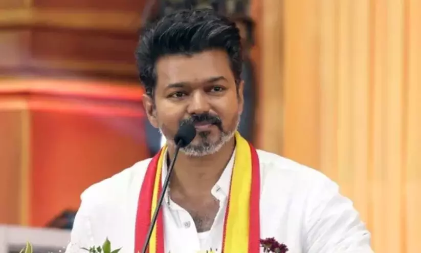 ‘എന്റെ ഹൃദയം തകർന്നിരിക്കുന്നു, അസഹനീയ വേദനയിലും ദുഃഖത്തിലുമാണ് ഞാൻ’; കരൂർ ദുരന്തത്തിൽ വിജയ്യുടെ ആദ്യ പ്രതികരണം ‘എന്റെ ഹൃദയം തകർന്നിരിക്കുന്നു, അസഹനീയ വേദനയിലും ദുഃഖത്തിലുമാണ് ഞാൻ’; കരൂർ ദുരന്തത്തിൽ വിജയ്യുടെ ആദ്യ പ്രതികരണം