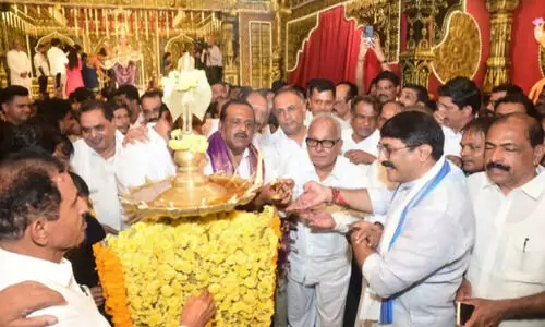 കു​ദ്രോ​ളി ക്ഷേ​ത്രം ദ​സ​റ സ്പീ​ക്ക​ർ യു.​ടി.​ഖാ​ദ​ർ ഉ​ദ്ഘാ​ട​നം ചെ​യ്തു