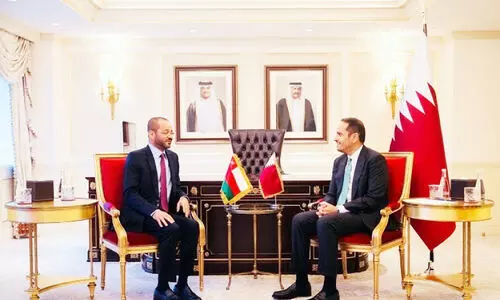 ഒ​മാ​ൻ-​ഖ​ത്ത​ർ വി​ദേ​ശ​കാ​ര്യ മ​​ന്ത്രി​മാ​ർ കൂ​ടി​ക്കാ​ഴ്ച ന​ട​ത്തി