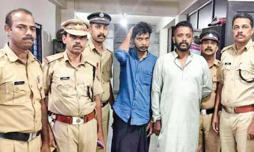 പുളിക്കലില്‍ ഏഴു ലക്ഷത്തിന്റെ ബ്രൗൺഷുഗറുമായി രണ്ടുപേർ അറസ്റ്റിൽ