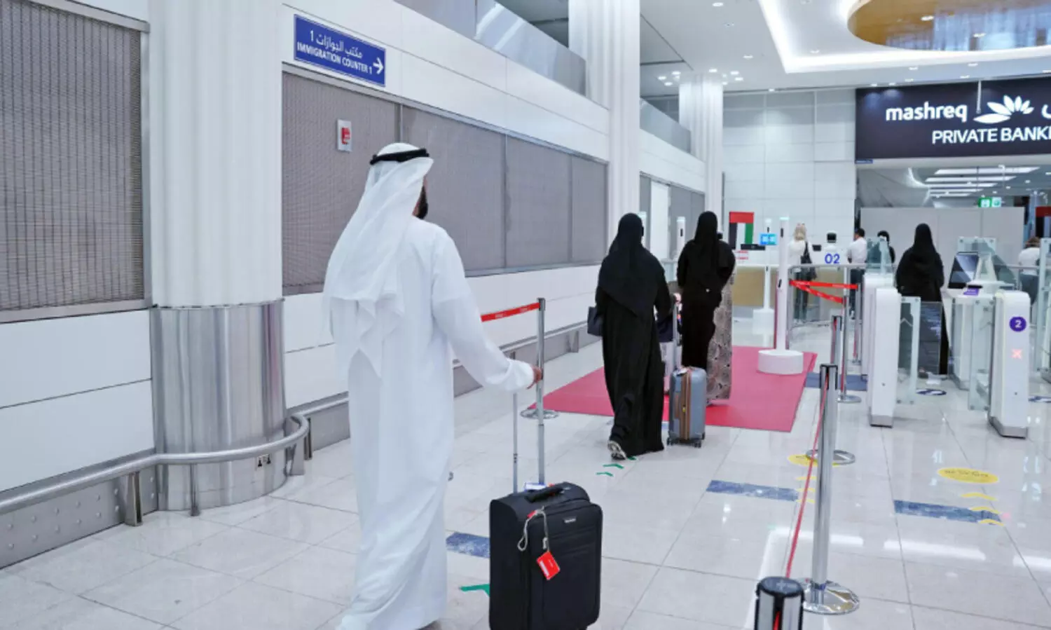 ദു​ബൈ വി​മാ​ന​ത്താ​വ​ള​ത്തി​ലെ ‘സ്മാ​ർ​ട്ട് റെ​ഡ് കാ​ർ​പെ​റ്റി’​ന്​ സ്വീ​കാ​ര്യ​ത​യേ​റി