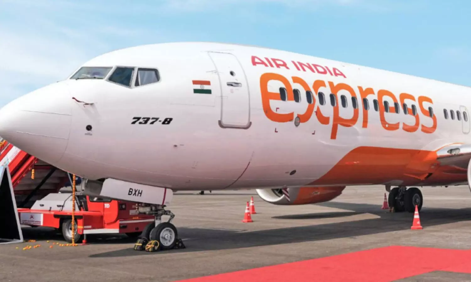 എ​യ​ർ​ഇ​ന്ത്യ എ​ക്സ്പ്ര​സ് സ​ർ​വി​സു​ക​ൾ വെ​ട്ട​ൽ; പ്ര​വാ​സി​ക​ൾ​ക്ക് ക​ന​ത്തതി​രി​ച്ച​ടി