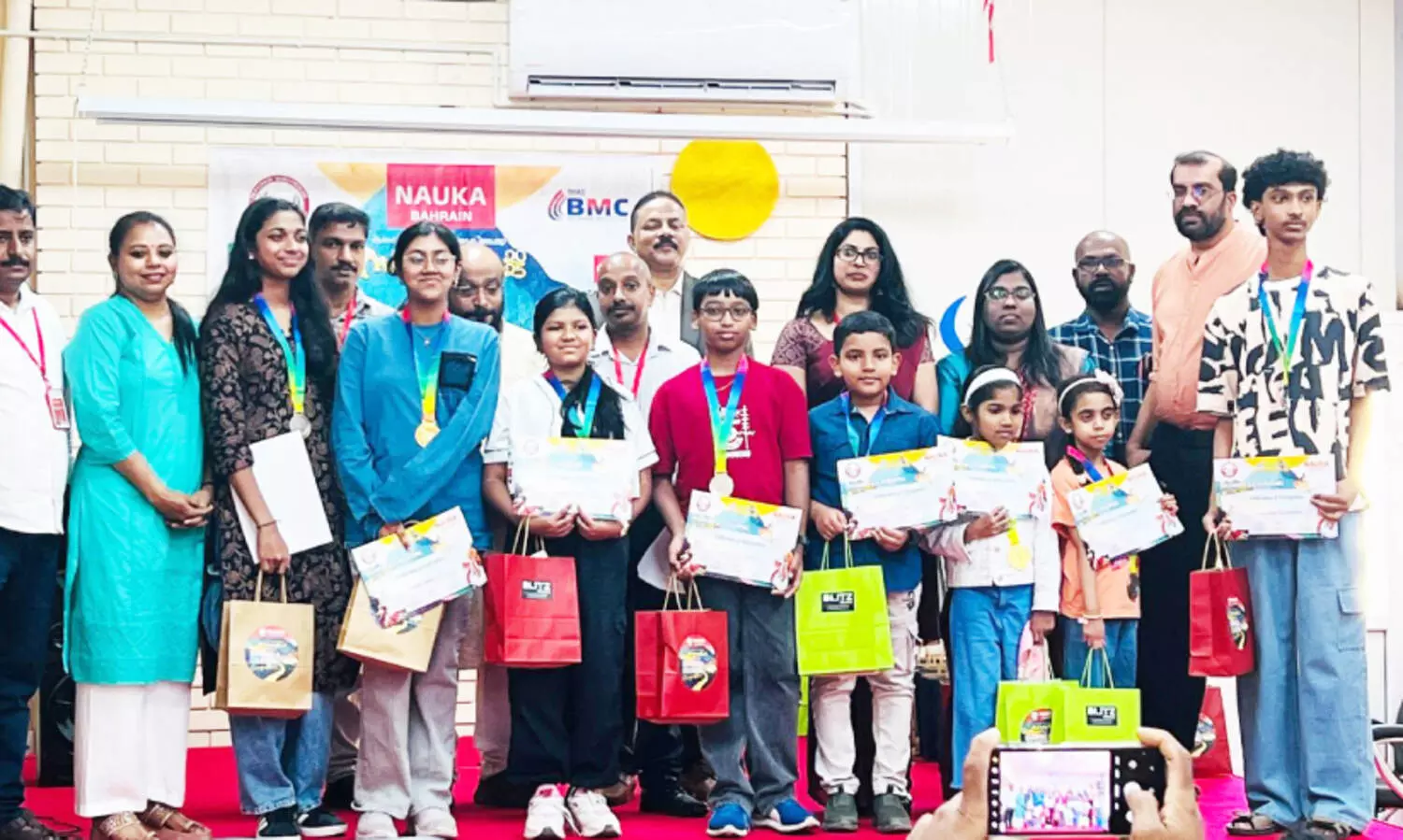 ചി​ത്ര​ര​ച​ന, ക​ള​റി​ങ് മ​ത്സ​രം ന​ട​ത്തി