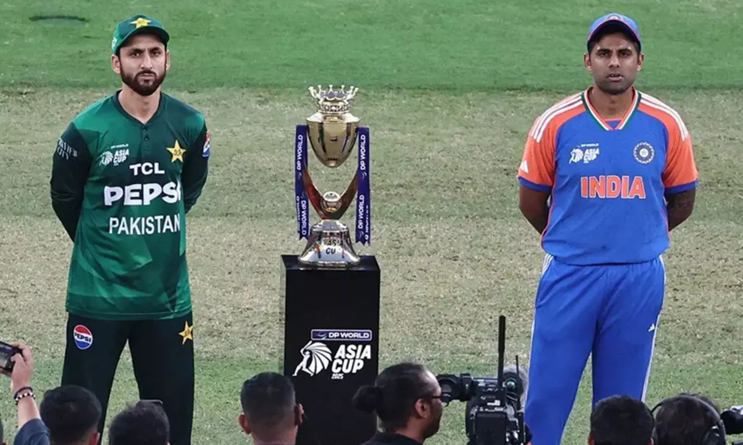 പാണ്ഡ്യയില്ല, റിങ്കു ടീമിൽ; ടോസ് നേടിയ ഇന്ത്യ പാകിസ്താനെ ബാറ്റിങ്ങിനയച്ചു