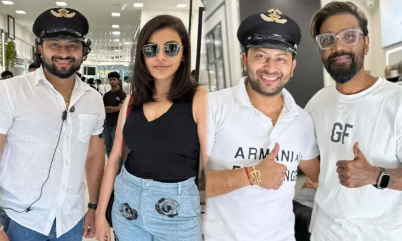 ഒരു ഹെയർകട്ടിന് അരലക്ഷം രൂപ; ഇതാണ് സെലിബ്രിറ്റികളുടെ പ്രിയപ്പെട്ട ഹെയർസ്റ്റൈലിസ്റ്റ് ഒരു ഹെയർകട്ടിന് അരലക്ഷം രൂപ; ഇതാണ് സെലിബ്രിറ്റികളുടെ പ്രിയപ്പെട്ട ഹെയർസ്റ്റൈലിസ്റ്റ്