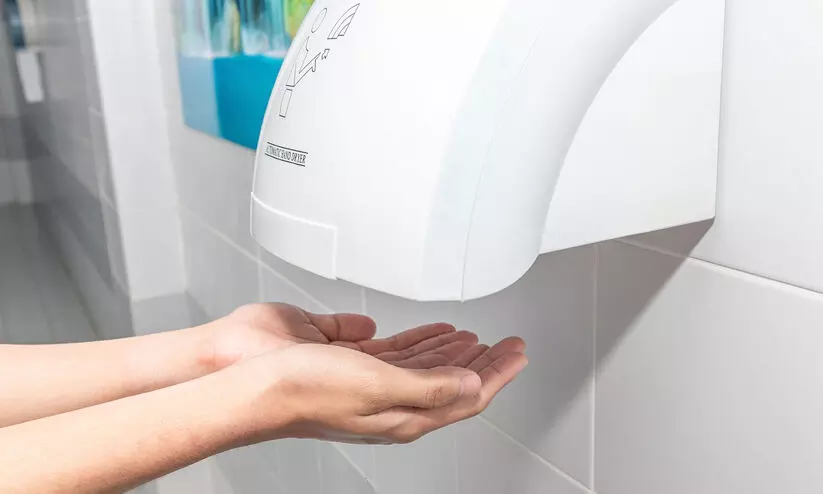 പൊതു ഇടങ്ങളിലെ ഹാൻഡ് ഡ്രയറുകൾ നിങ്ങളെ രോഗിയാക്കുമോ?