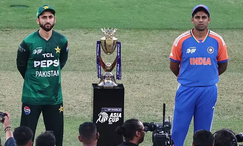 പാണ്ഡ്യയില്ല, റിങ്കു ടീമിൽ; ടോസ് നേടിയ ഇന്ത്യ പാകിസ്താനെ ബാറ്റിങ്ങിനയച്ചു പാണ്ഡ്യയില്ല, റിങ്കു ടീമിൽ; ടോസ് നേടിയ ഇന്ത്യ പാകിസ്താനെ ബാറ്റിങ്ങിനയച്ചു