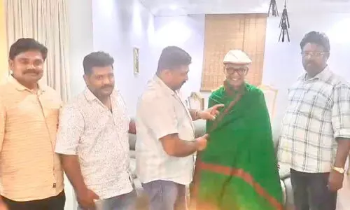 മൈ​ലാ​ടി റ​ഹ്മ​ത്തു​ല്ല​ക്ക് കെ.​എം.​സി.​സി ജി​ദ്ദ ചു​ങ്ക​ത്ത​റ പ​ഞ്ചാ​യ​ത്ത് ക​മ്മി​റ്റി​യു​ടെ സ്വീ​ക​ര​ണം