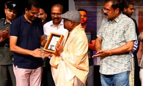 ക​ർ​ണാ​ട​ക ലൈ​ഫ് ടൈം ​അ​ച്ചീ​വ്‌​മെ​ന്റ് അ​വാ​ർ​ഡ് ഡി. ​സു​ധീ​ര​ന്