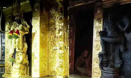 ശബരിമലയില്‍ നിന്ന് കാണാതായ ദ്വാരപാലക ശില്‍പ പീഠം കണ്ടെത്തി; കിട്ടിയത് കാണാതായെന്ന് പരാതി നൽകിയയാളുടെ ബന്ധു വീട്ടിൽ നിന്ന്