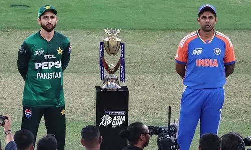 പാണ്ഡ്യയില്ല, റിങ്കു ടീമിൽ; ടോസ് നേടിയ ഇന്ത്യ പാകിസ്താനെ ബാറ്റിങ്ങിനയച്ചു