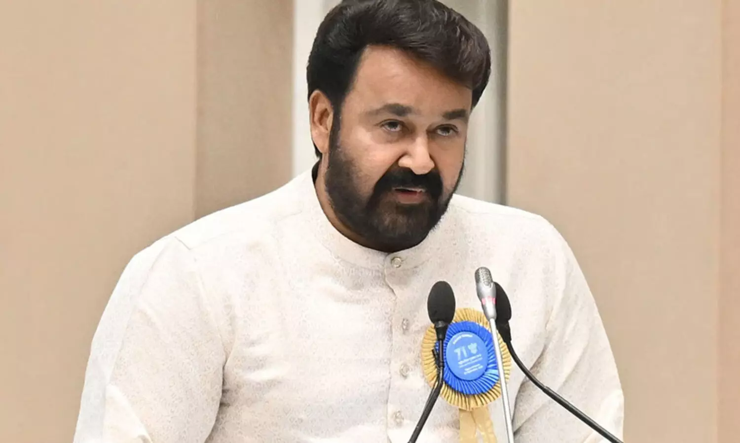 ‘മോഹൻലാൽ പറഞ്ഞതിൽ തെറ്റുണ്ട്, ദാദാ സാഹെബ് ഫാൽക്കെ പുരസ്കാരം നേടുന്ന പ്രായം കുറഞ്ഞ വ്യക്തി അദ്ദേഹമല്ല’; പിഴവ് ചൂണ്ടിക്കാട്ടി മുതിർന്ന മാധ്യമപ്രവർത്തകൻ