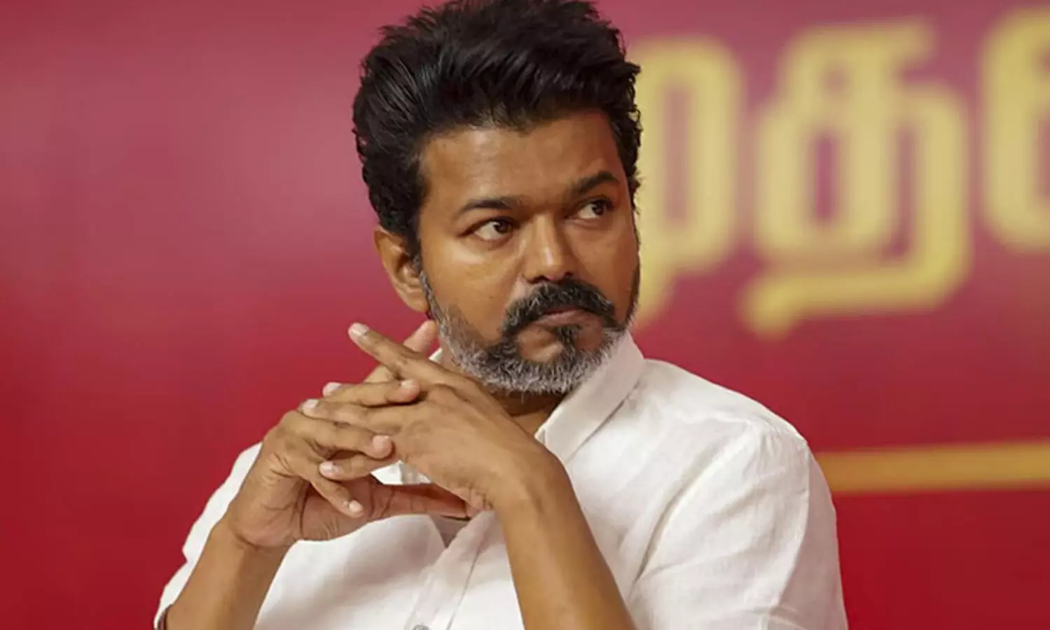 കരൂ​ർ ദുരന്തം: ഇരകളുടെ കുടുംബത്തെ സന്ദർശിക്കാൻ പൊലീസിനോട് അനുമതി തേടി വിജയ്; നടൻ കടുത്ത മാനസിക സംഘർഷത്തിലെന്ന്