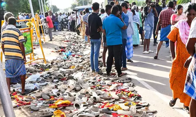 ദുരന്തബാധിതരെ തിരിഞ്ഞുനോക്കാതെ ടി.വി.കെ ദുരന്തബാധിതരെ തിരിഞ്ഞുനോക്കാതെ ടി.വി.കെ