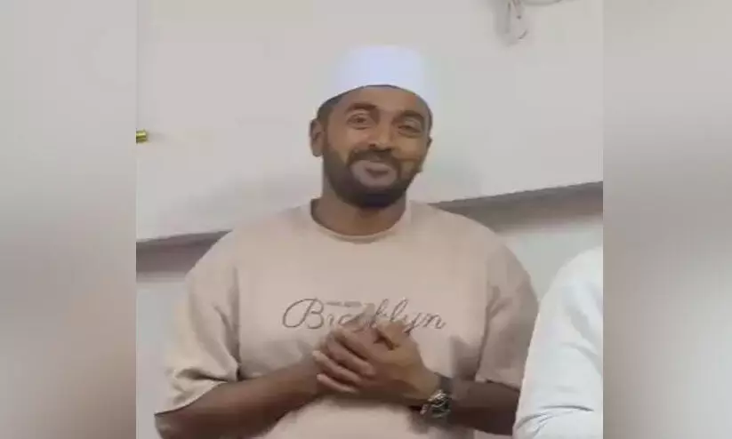 ഖമീസ് മുശൈത്തിൽ ഷോക്കേറ്റ് മരിച്ച മുഹമ്മദലിയുടെ മൃതദേഹം ഖബറടക്കി ഖമീസ് മുശൈത്തിൽ ഷോക്കേറ്റ് മരിച്ച മുഹമ്മദലിയുടെ മൃതദേഹം ഖബറടക്കി