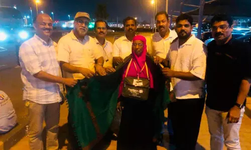 ആ​മി​ന ഉ​മ്മ​ക്ക് അ​ഷ​റ​ഫ് കൂ​ട്ടാ​യ്മ സ്വീ​ക​ര​ണം ന​ൽ​കി