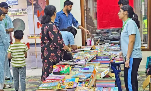 എ​ൻ.​എം.​എ​സി​ൽ ചാ​രി​റ്റി ബു​ക്ക് സെ​യി​ൽ ന​ട​ത്തി