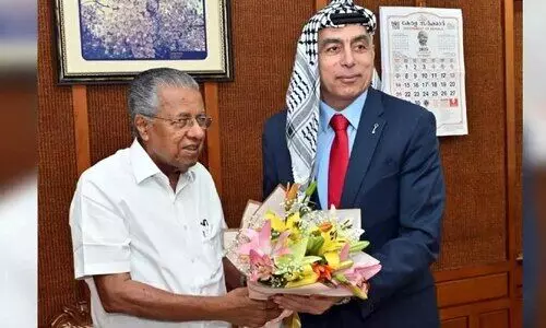 ‘കേരളം ഫലസ്തീൻ ജനതക്കൊപ്പം’; ഇന്ത്യയിലെ ഫലസ്തീൻ അംബാസിഡറുമായി കൂടിക്കാഴ്ച നടത്തി മുഖ്യമന്ത്രി