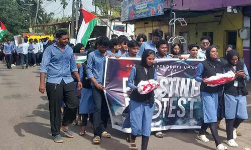 ഫലസ്തീൻ ഐക്യദാർഢ്യ റാലിയുമായി വിദ്യാർഥികൾ