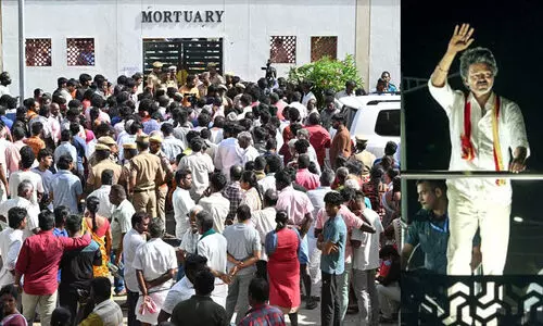 രാത്രി പോസ്റ്റ്മോർട്ടം വിഷയമാക്കി ടി.വി.കെ; വിജയിയെ വരുതിയിലാക്കാൻ ബി.ജെ.പി നീക്കം രാത്രി പോസ്റ്റ്മോർട്ടം വിഷയമാക്കി ടി.വി.കെ; വിജയിയെ വരുതിയിലാക്കാൻ ബി.ജെ.പി നീക്കം