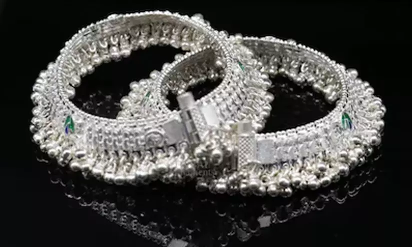 കിലോക്ക് ഒന്നരലക്ഷം; വെള്ളി വിലയും കുതിച്ചുയരുന്നു കിലോക്ക് ഒന്നരലക്ഷം; വെള്ളി വിലയും കുതിച്ചുയരുന്നു