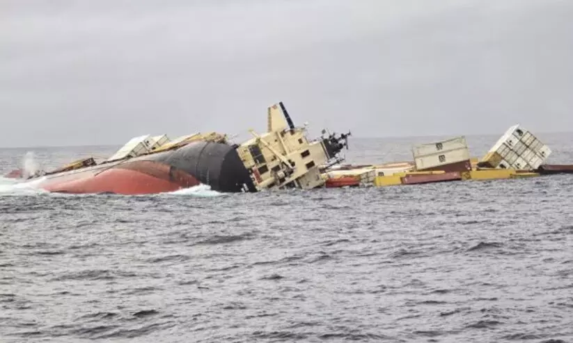 മുങ്ങിയ കപ്പൽ വീണ്ടെടുക്കൽ ദൗത്യം അവസാനിപ്പിക്കുന്നു മുങ്ങിയ കപ്പൽ വീണ്ടെടുക്കൽ ദൗത്യം അവസാനിപ്പിക്കുന്നു