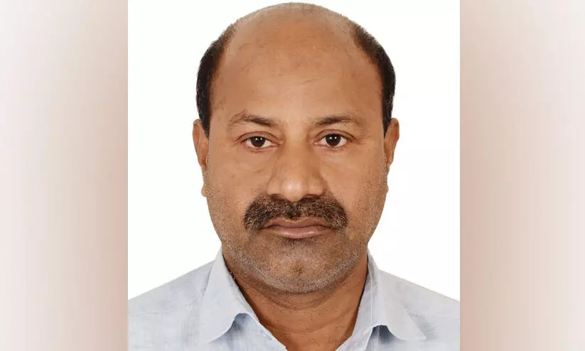 മൂന്ന് പതിറ്റാണ്ട് നീണ്ട പ്രവാസം: അബ്ദുല് റഹ്മാന് നാട്ടിലേക്ക് മൂന്ന് പതിറ്റാണ്ട് നീണ്ട പ്രവാസം: അബ്ദുല് റഹ്മാന് നാട്ടിലേക്ക്