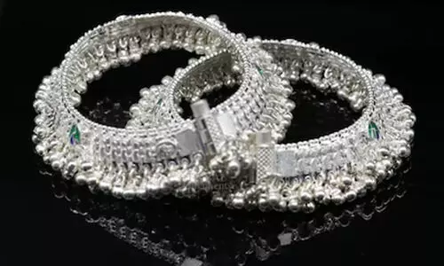 കിലോക്ക്​ ഒന്നരലക്ഷം; വെ​ള്ളി വി​ല​യും കു​തി​ച്ചു​യ​രു​ന്നു