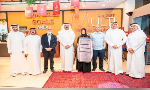 മ​ൾ​ട്ടി മാ​ർ​ക്ക​റ്റ് ഗ്രാ​ൻ​ഡ് പ്രൈ​സ്: ടൊ​യോ​ട്ട കാ​ർ സ്വ​ന്ത​മാ​ക്കി സ​വ്‌​സ​ൻ ഈ​സ