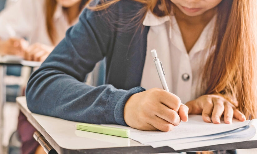 മത്സരപരീക്ഷ പരിശീലനം: പിന്നാക്കക്കാർക്ക് ധനസഹായം മത്സരപരീക്ഷ പരിശീലനം: പിന്നാക്കക്കാർക്ക് ധനസഹായം