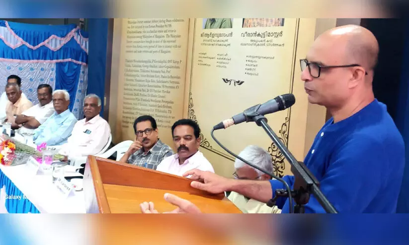 എഴുത്ത് സൂക്ഷ്മതയുടെ കല -ജി.ആർ. ഇന്ദുഗോപൻ എഴുത്ത് സൂക്ഷ്മതയുടെ കല -ജി.ആർ. ഇന്ദുഗോപൻ