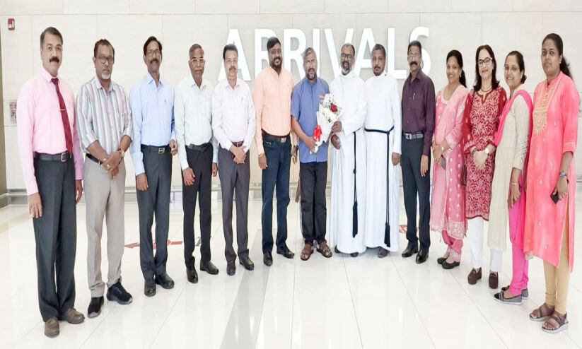 ഡോ. സണ്ണി ഇ. മാത്യുവിന് സ്വീകരണം നൽകി ഡോ. സണ്ണി ഇ. മാത്യുവിന് സ്വീകരണം നൽകി