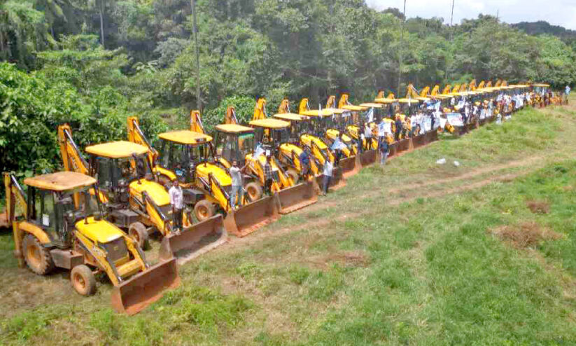 മണ്ണുമാന്തിയന്ത്രം, ടിപ്പർ വാടക വർധന ഇന്നു മുതൽ; നിർമാണ മേഖലക്ക് ചെലവ് കൂടും മണ്ണുമാന്തിയന്ത്രം, ടിപ്പർ വാടക വർധന ഇന്നു മുതൽ; നിർമാണ മേഖലക്ക് ചെലവ് കൂടും