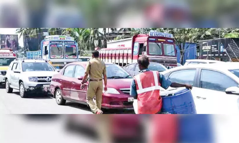 ഗതാഗതക്കുരുക്കൊഴിയാതെ ആമ്പല്ലൂർ; പരിഹാരം കാണാതെ ദേശീയപാത അതോറിറ്റി