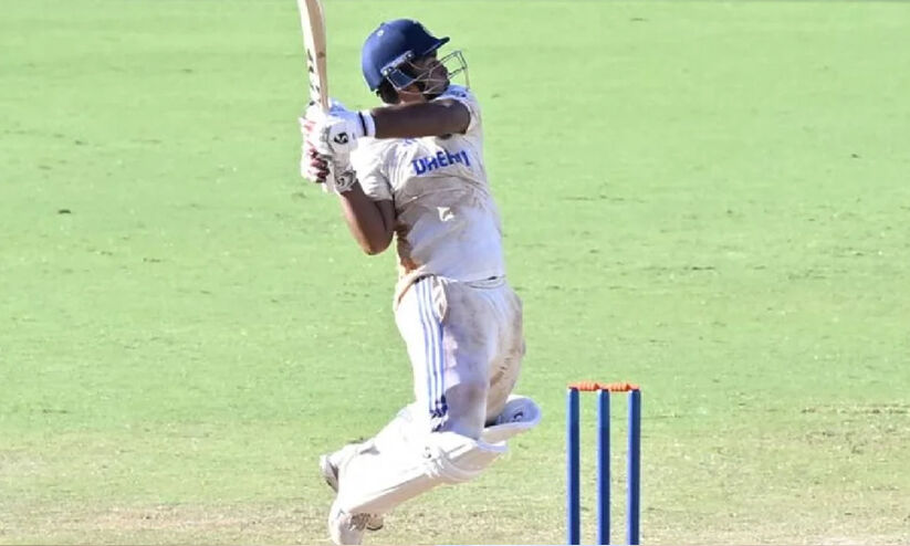 വൈഭവിനെന്ത് ടെസ്റ്റ്... എന്ത് ഏകദിനം.!; എട്ട് സിക്സ്, ഒസീസ് ബൗളർമാരെ തല്ലി ചതച്ചു, സെഞ്ച്വറിയിലും റെക്കോഡിട്ട് 14കാരൻ വൈഭവിനെന്ത് ടെസ്റ്റ്... എന്ത് ഏകദിനം.!; എട്ട് സിക്സ്, ഒസീസ് ബൗളർമാരെ തല്ലി ചതച്ചു, സെഞ്ച്വറിയിലും റെക്കോഡിട്ട് 14കാരൻ