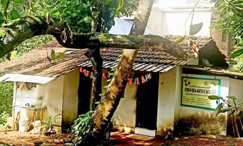 കു​രു​ന്നു​ക​ളാ​ണ്, കൈ​വി​ട​രു​ത്...