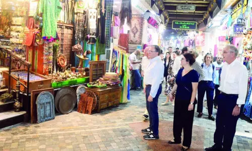 സ്വി​സ് വൈ​സ് പ്ര​സി​ഡ​ന്റ് മ​ത്ര സൂ​ഖും അ​ൽ മി​റാ​നി കോ​ട്ട​യും സ​ന്ദ​ർ​ശി​ച്ചു